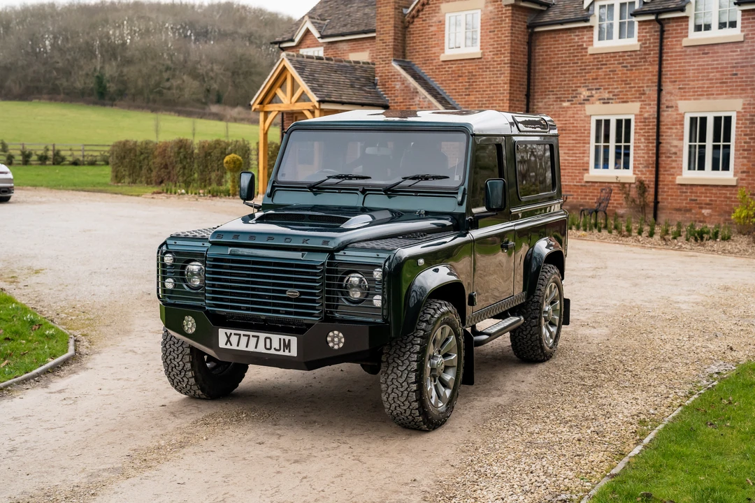 2013 Land Rover Defender 90 - Image 16 of 31