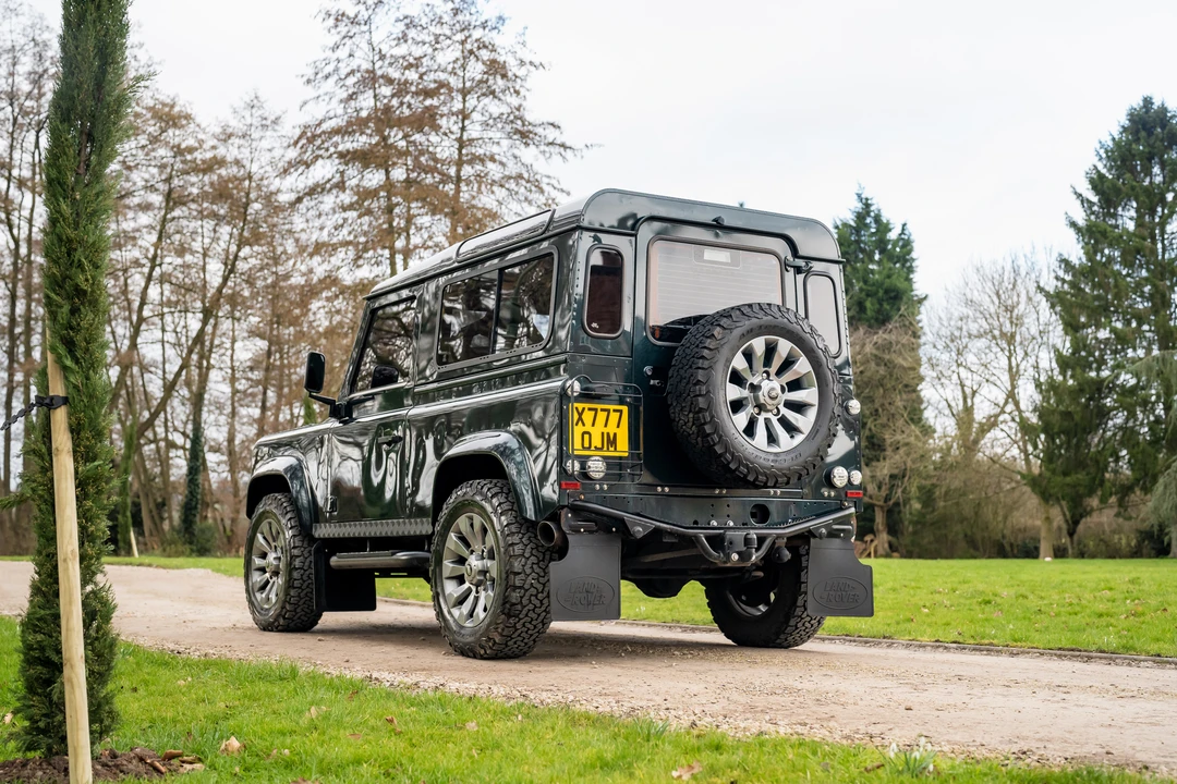 2013 Land Rover Defender 90 - Image 8 of 31
