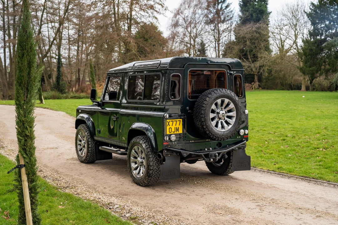 2013 Land Rover Defender 90 - Image 15 of 31