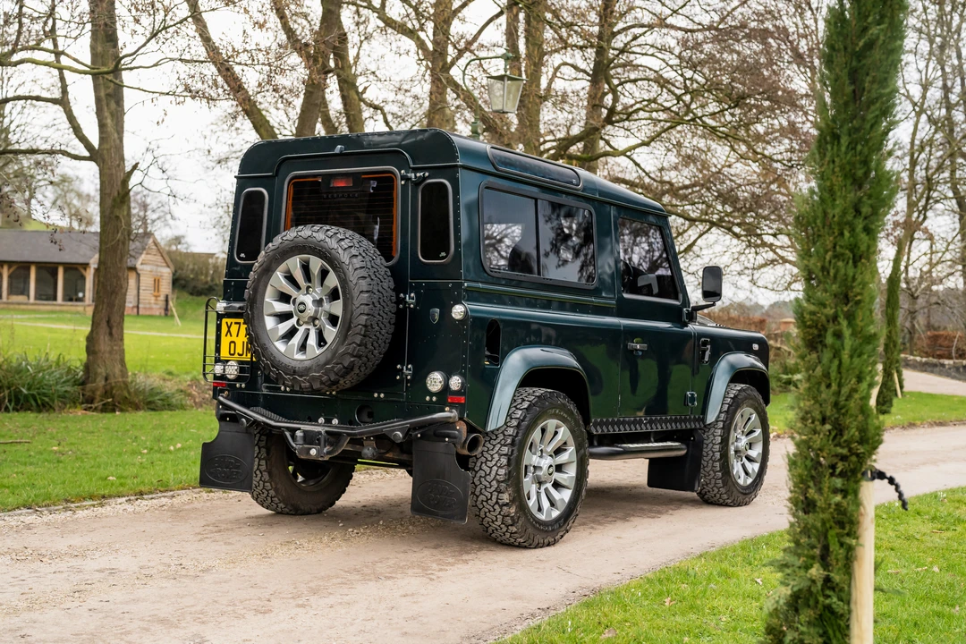 2013 Land Rover Defender 90 - Image 6 of 31