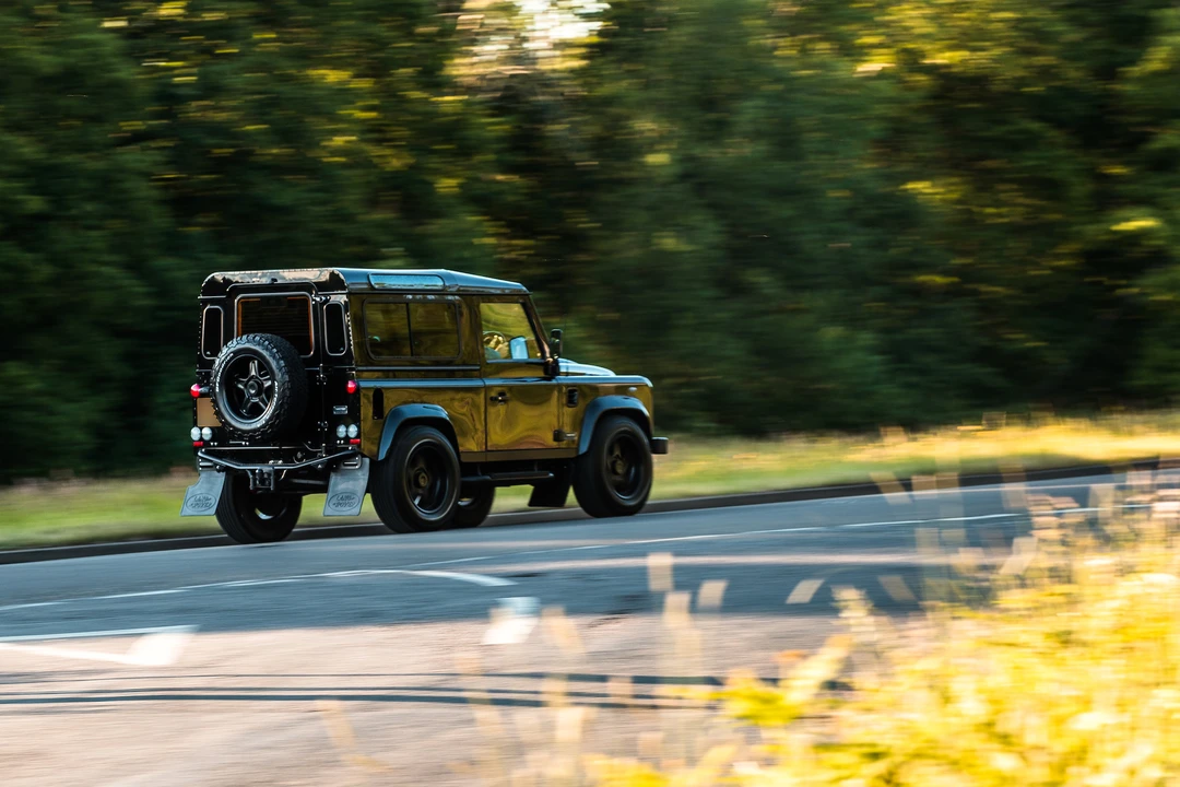 2013 Land Rover Defender 90 - Image 18 of 31