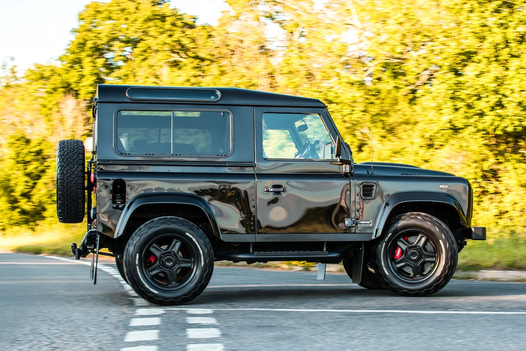 2013 Land Rover Defender 90 - Image 5 of 31