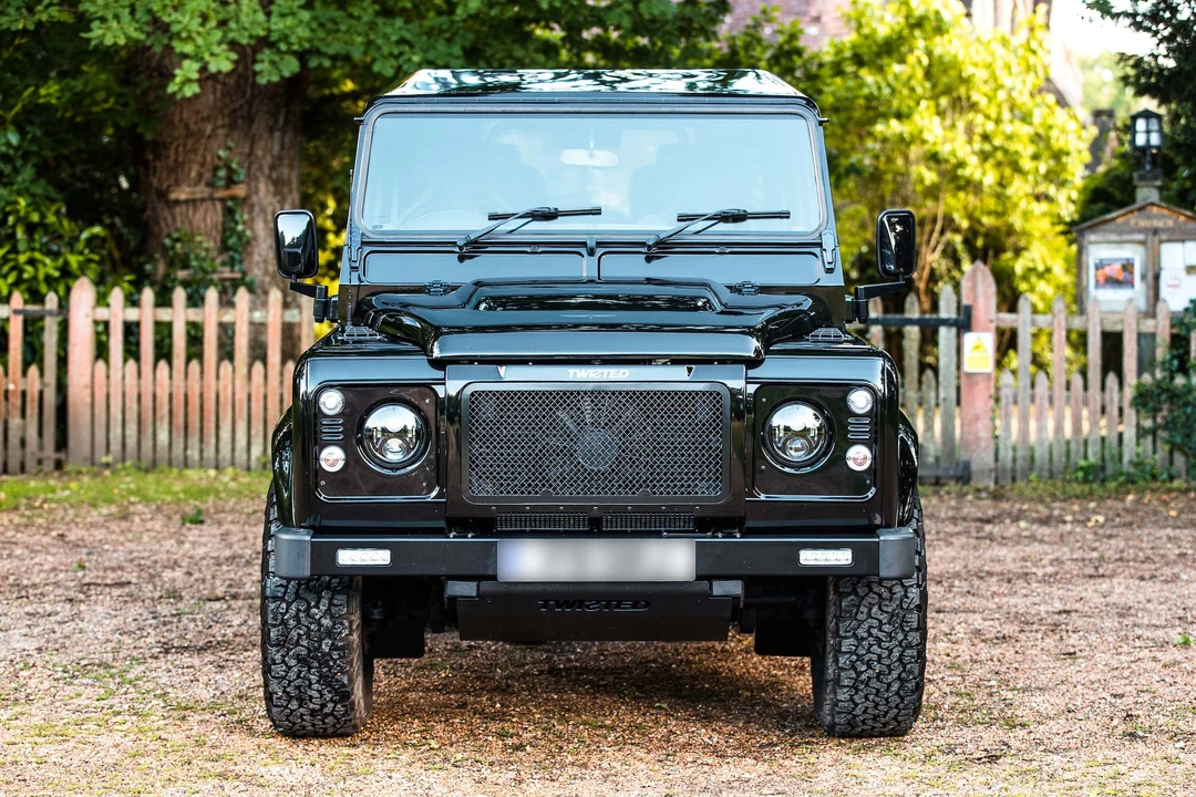 2013 Land Rover Defender 90 - Image 3 of 31