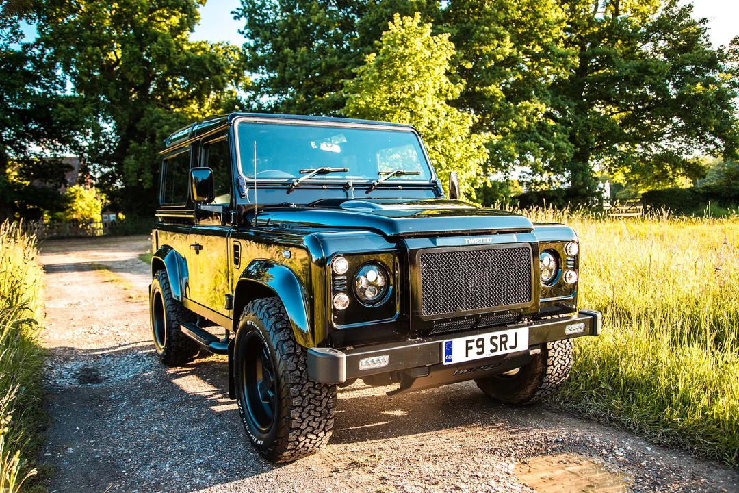 2013 Land Rover Defender 90 - Image 14 of 31