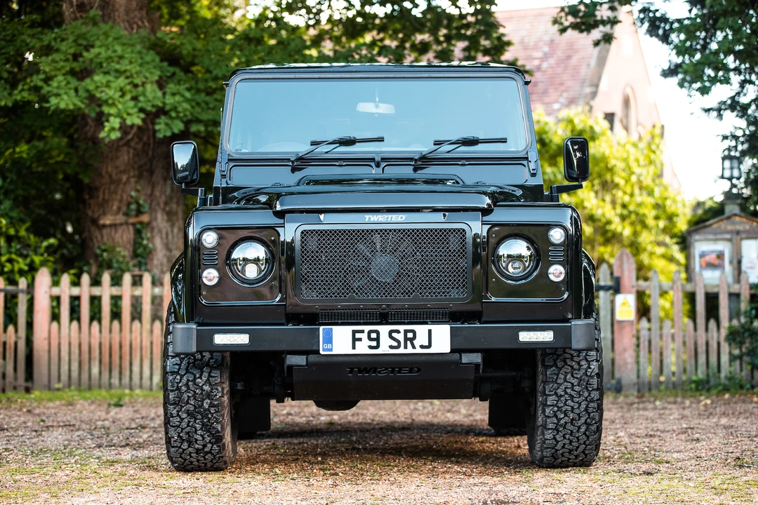 2013 Land Rover Defender 90 - Image 11 of 31