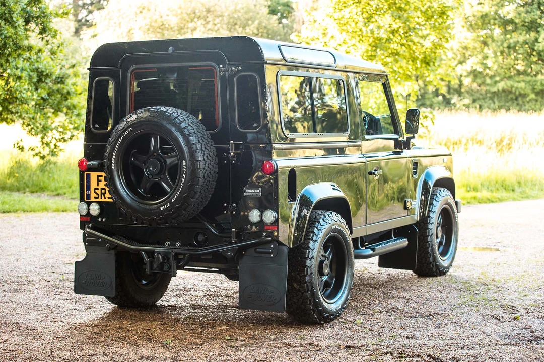 2013 Land Rover Defender 90 - Image 29 of 31