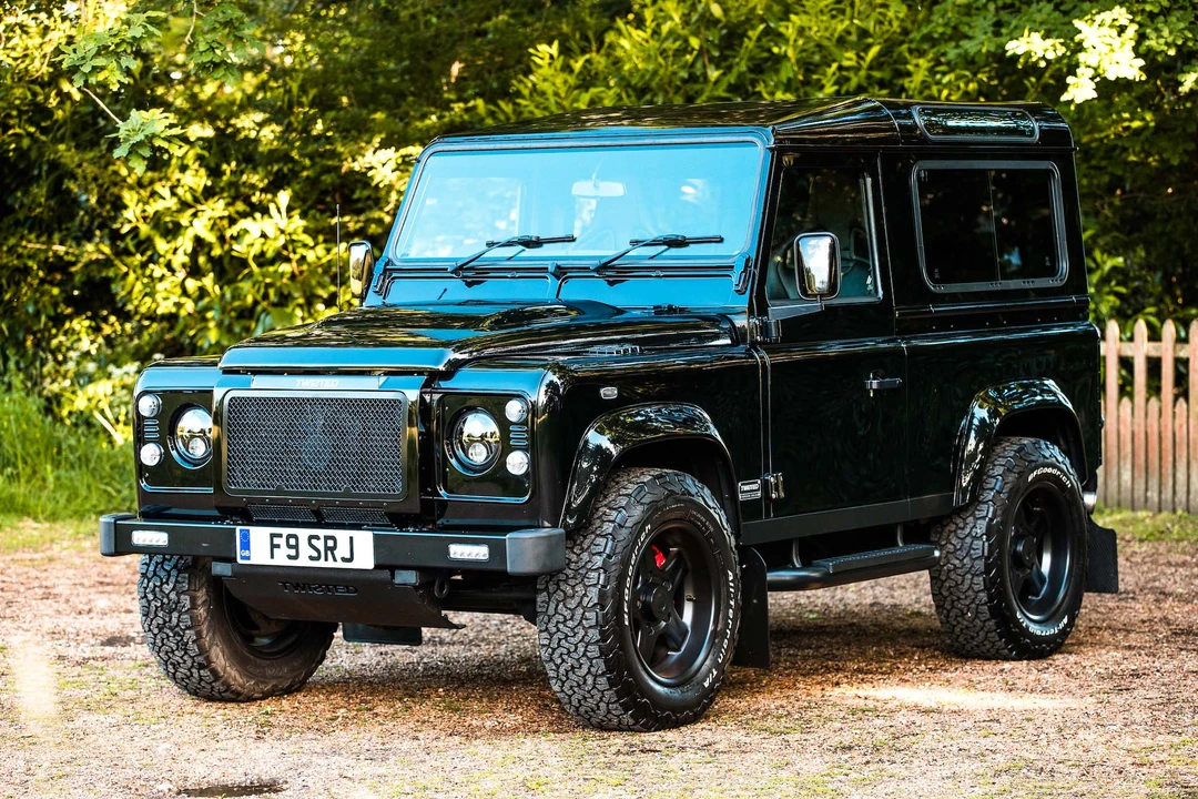2013 Land Rover Defender 90 - Image 10 of 31