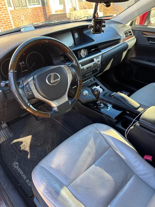 2013 Lexus ES 6th Gen - Image 6 of 6