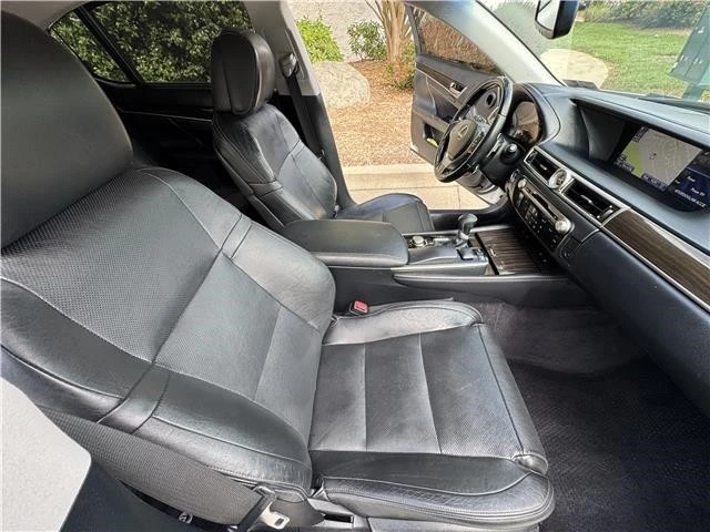 2013 Lexus GS 4th Gen - Image 26 of 31