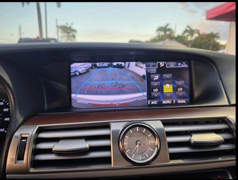 2013 Lexus LS 4th Gen - Image 5 of 7