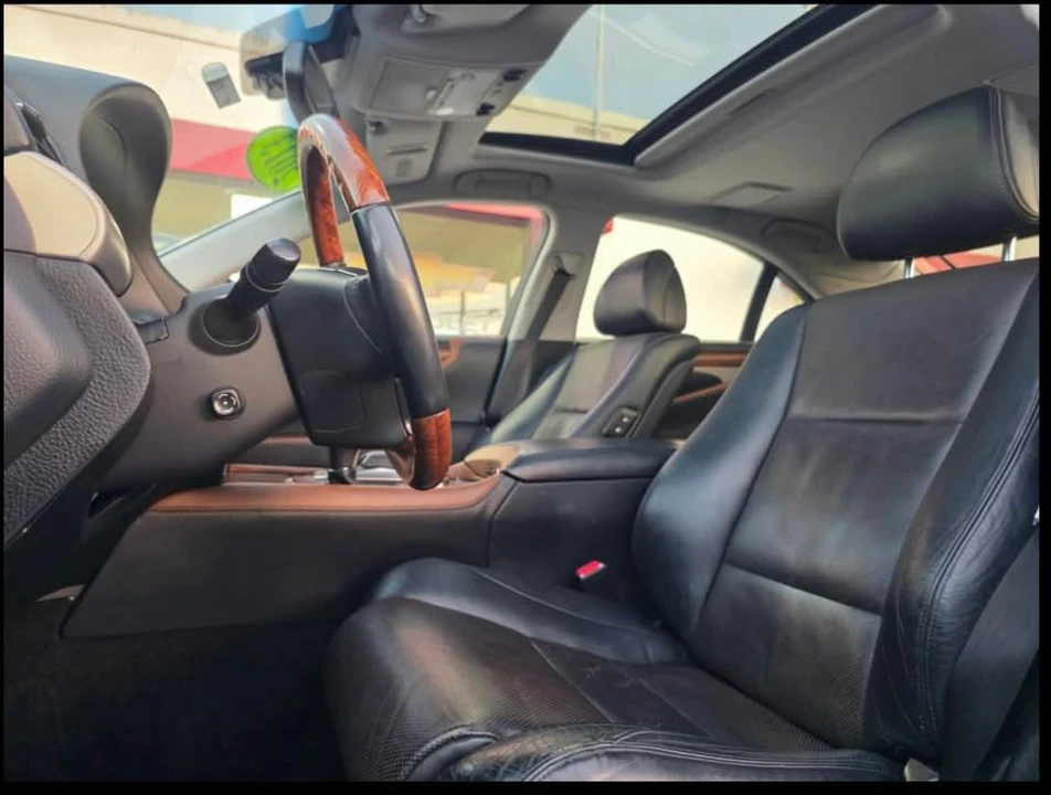 2013 Lexus LS 4th Gen - Image 4 of 7