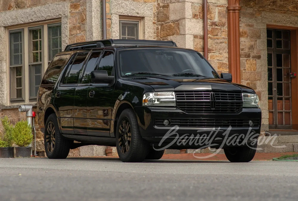 2013 Lincoln Navigator 3rd Gen - Image 2 of 25
