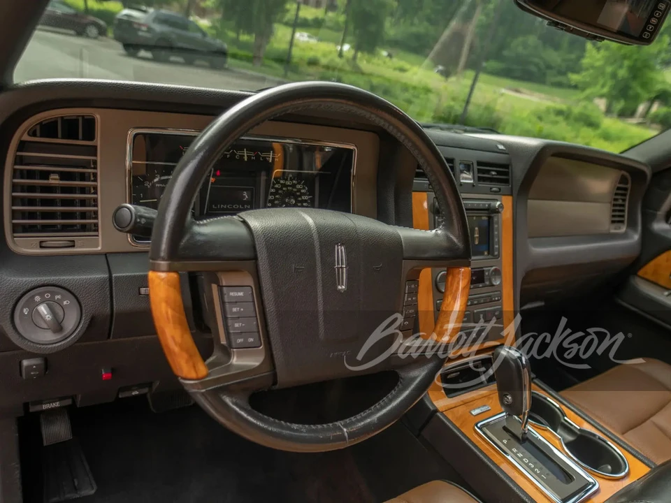 2013 Lincoln Navigator 3rd Gen - Image 13 of 25