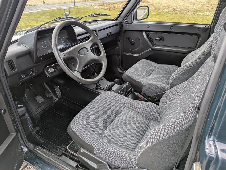 2013 Lada - Image 28 of 30