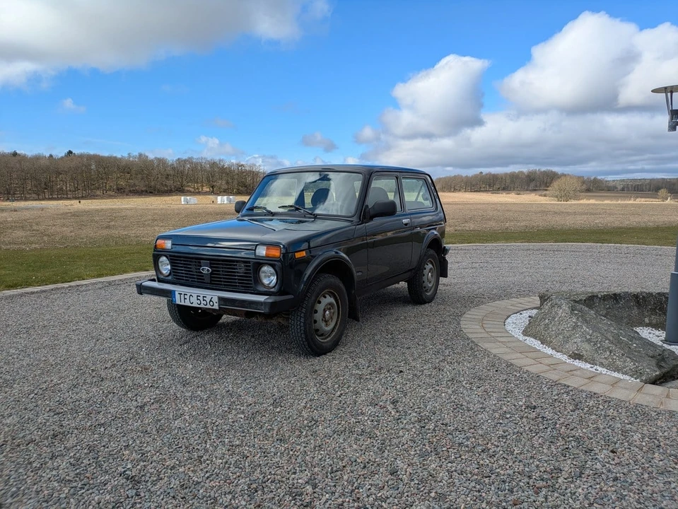 2013 Lada - Image 10 of 30