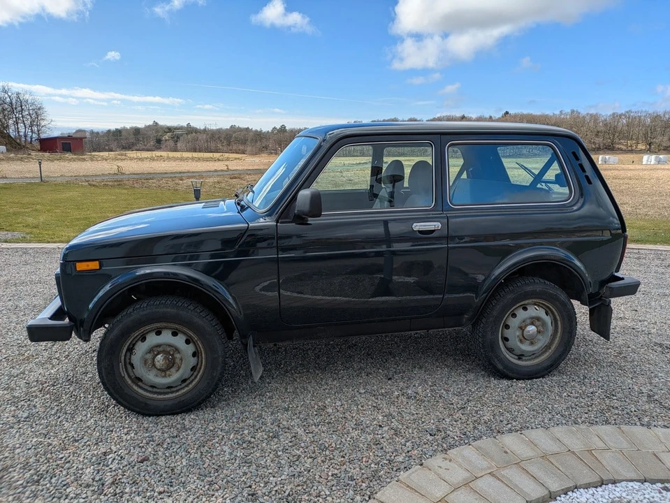 2013 Lada - Image 12 of 30
