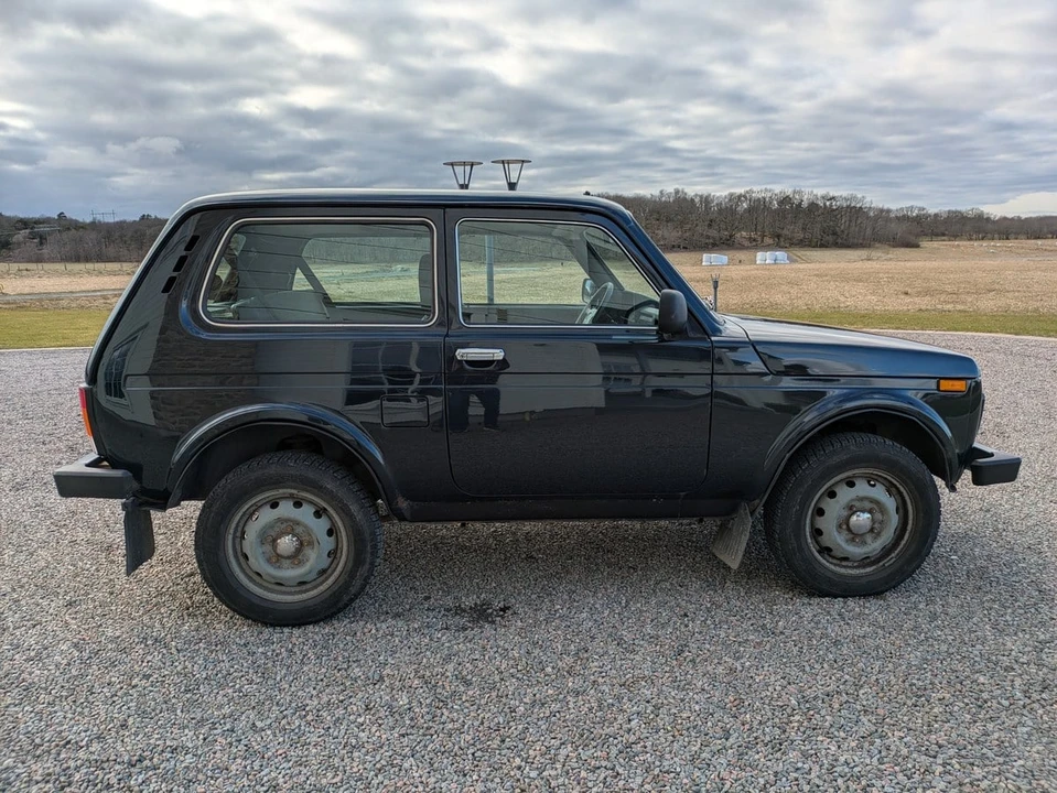 2013 Lada - Image 21 of 30