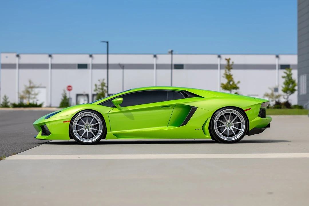 2013 Lamborghini Aventador LP700-4 - Image 13 of 31