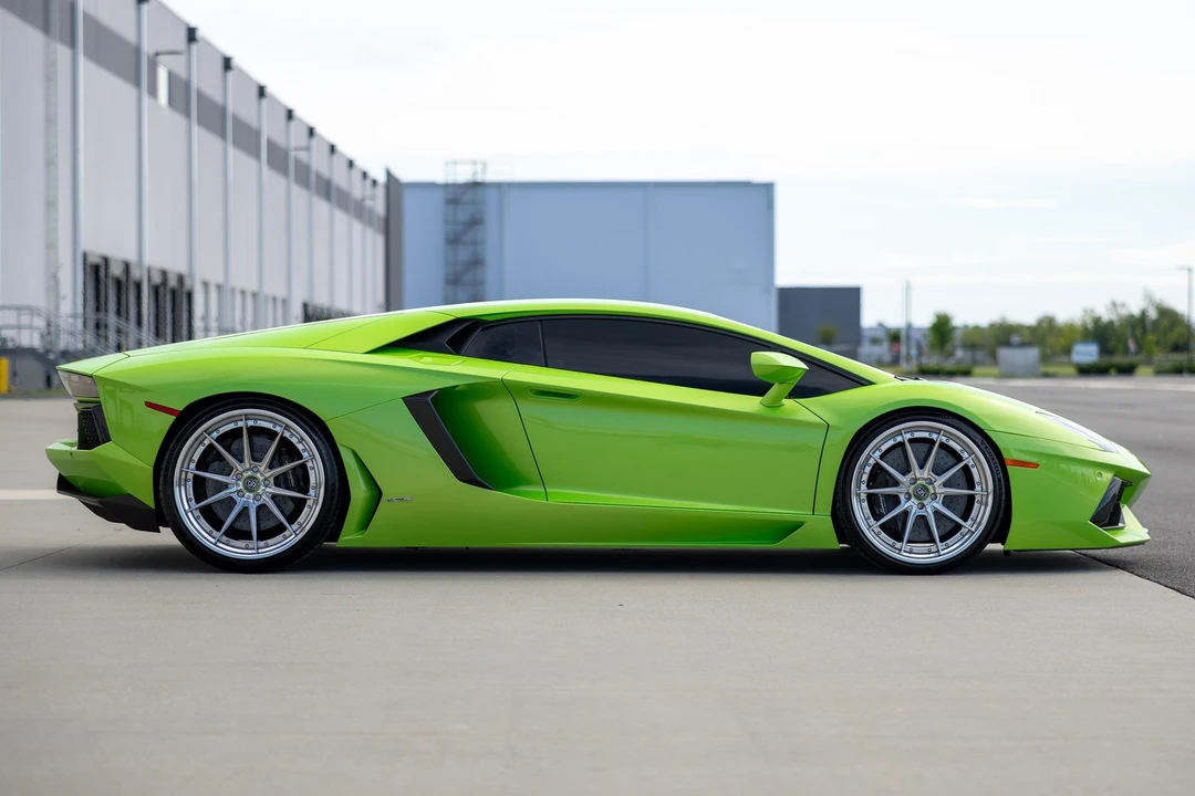 2013 Lamborghini Aventador LP700-4 - Image 22 of 31