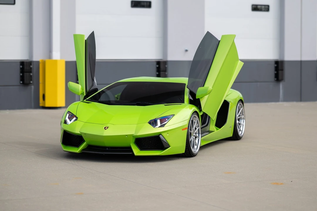 2013 Lamborghini Aventador LP700-4 - Image 2 of 31
