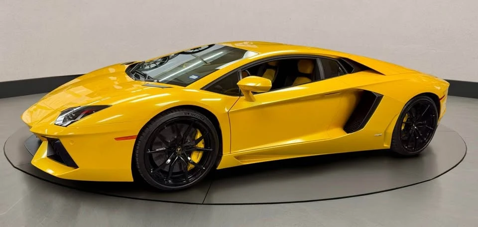 2013 Lamborghini Aventador LP700-4 - Image 2 of 11