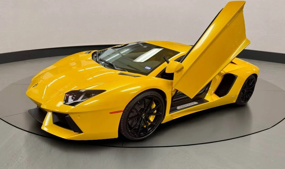 2013 Lamborghini Aventador LP700-4 - Image 11 of 11