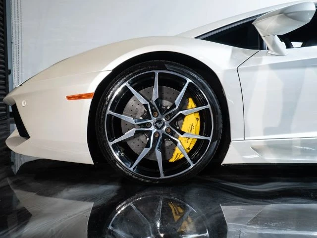 2013 Lamborghini Aventador LP700-4 - Image 16 of 21