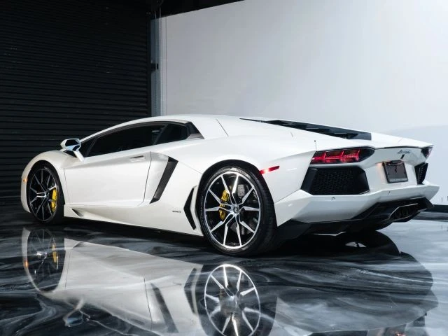 2013 Lamborghini Aventador LP700-4 - Image 11 of 21