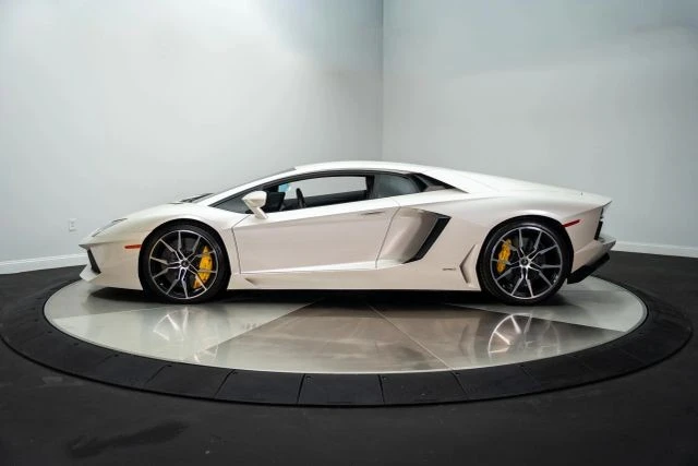 2013 Lamborghini Aventador LP700-4 - Image 6 of 21
