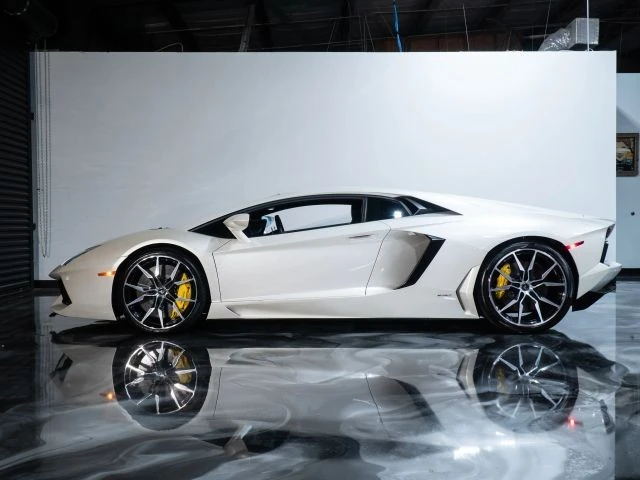 2013 Lamborghini Aventador LP700-4 - Image 13 of 21