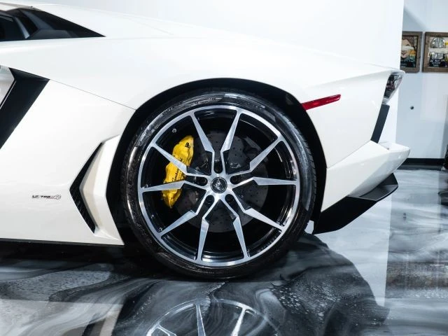 2013 Lamborghini Aventador LP700-4 - Image 17 of 21