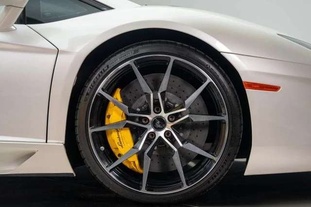 2013 Lamborghini Aventador LP700-4 - Image 5 of 21