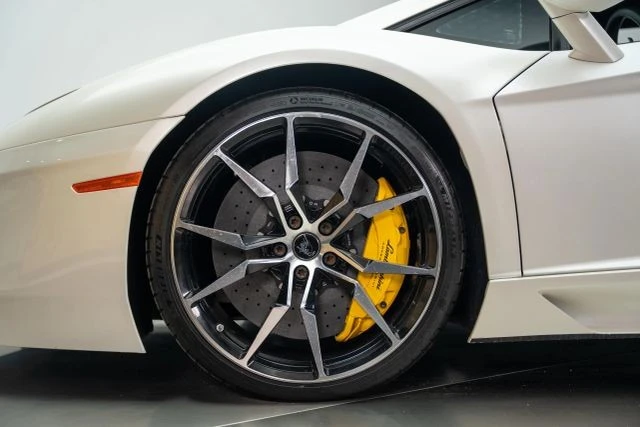 2013 Lamborghini Aventador LP700-4 - Image 18 of 21