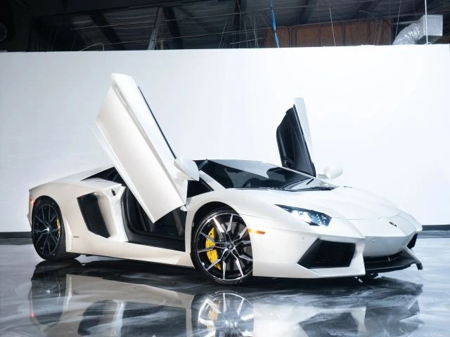 2013 Lamborghini Aventador LP700-4 - Image 2 of 21