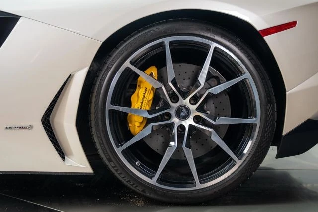 2013 Lamborghini Aventador LP700-4 - Image 19 of 21