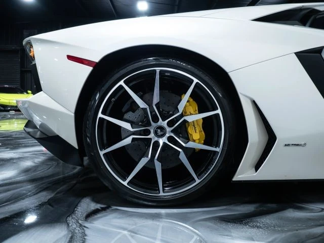 2013 Lamborghini Aventador LP700-4 - Image 18 of 21