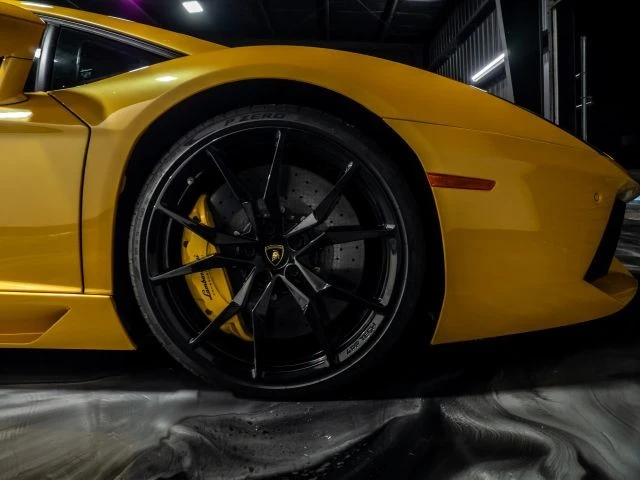 2013 Lamborghini Aventador LP700-4 - Image 20 of 21