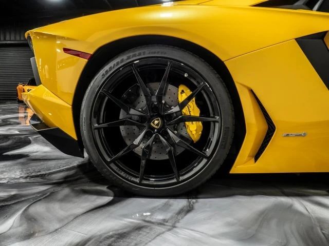 2013 Lamborghini Aventador LP700-4 - Image 19 of 21