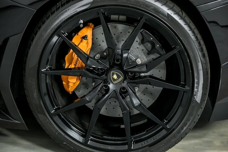 2013 Lamborghini Aventador LP700-4 - Image 18 of 21
