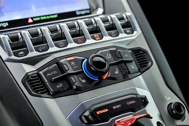 2013 Lamborghini Aventador LP700-4 - Image 31 of 31