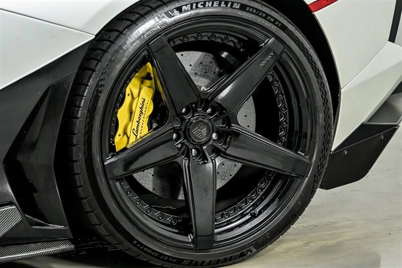 2013 Lamborghini Aventador LP700-4 - Image 14 of 31