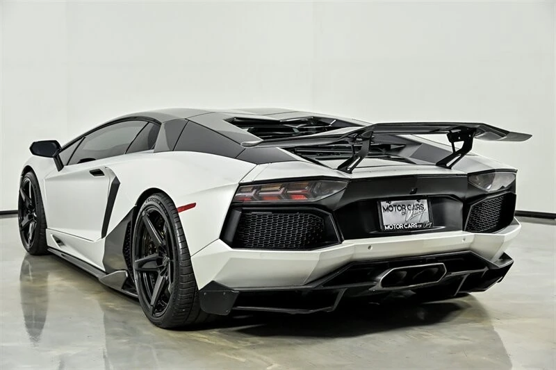 2013 Lamborghini Aventador LP700-4 - Image 8 of 31