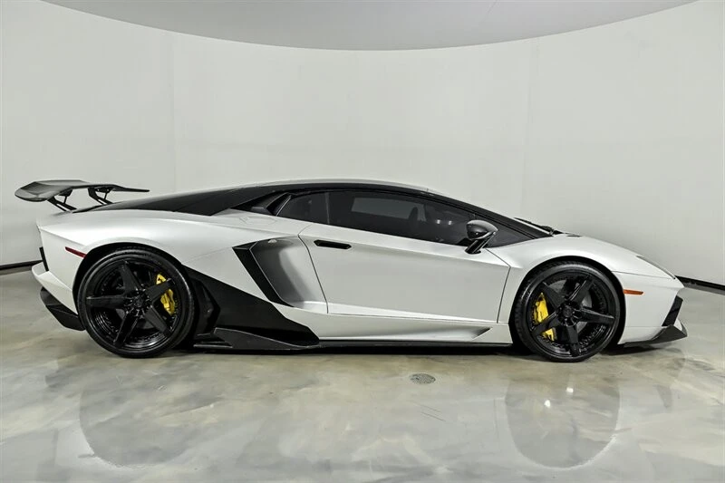 2013 Lamborghini Aventador LP700-4 - Image 11 of 31