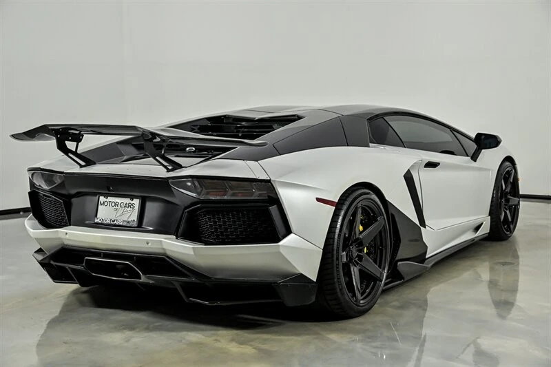 2013 Lamborghini Aventador LP700-4 - Image 10 of 31