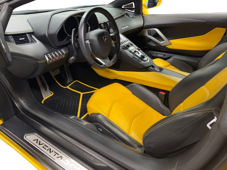 2013 Lamborghini Aventador LP700-4 - Image 6 of 12