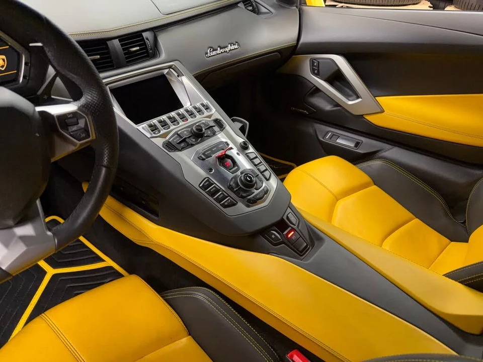 2013 Lamborghini Aventador LP700-4 - Image 8 of 12