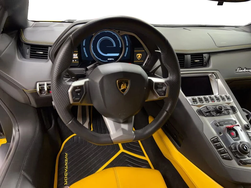 2013 Lamborghini Aventador LP700-4 - Image 9 of 12