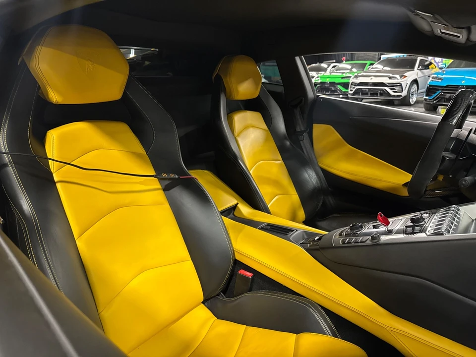 2013 Lamborghini Aventador LP700-4 - Image 9 of 10