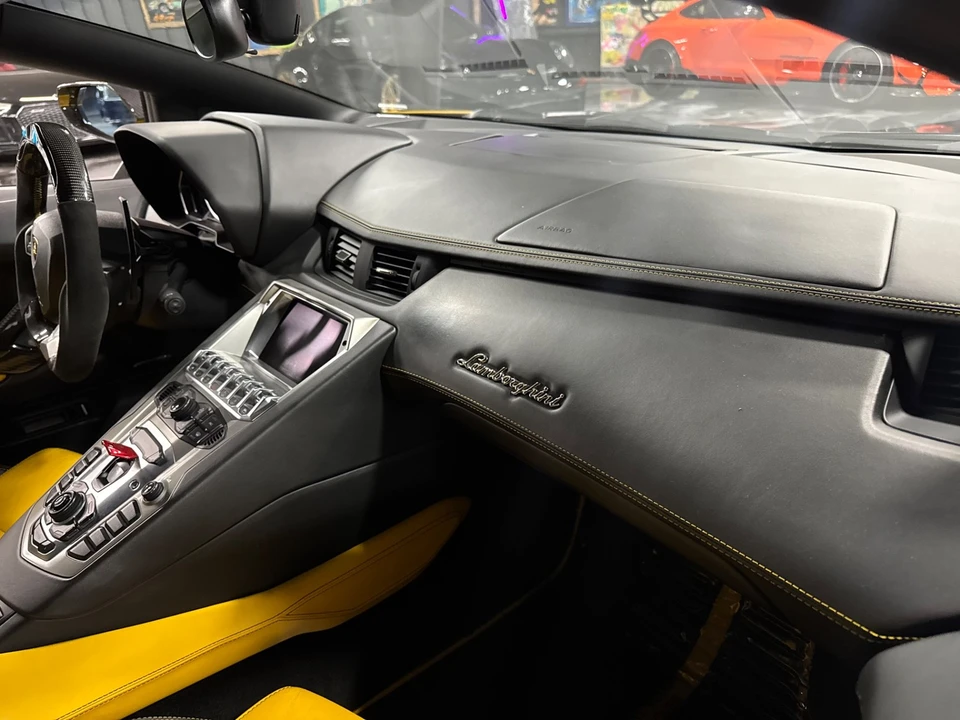 2013 Lamborghini Aventador LP700-4 - Image 8 of 10