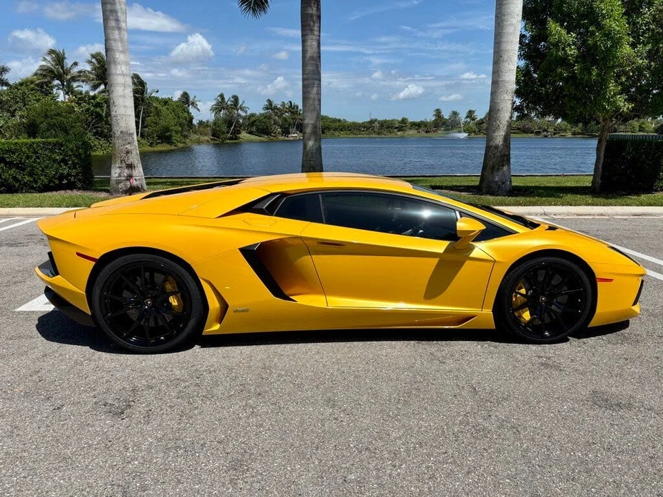 2013 Lamborghini Aventador LP700-4 - Image 5 of 28
